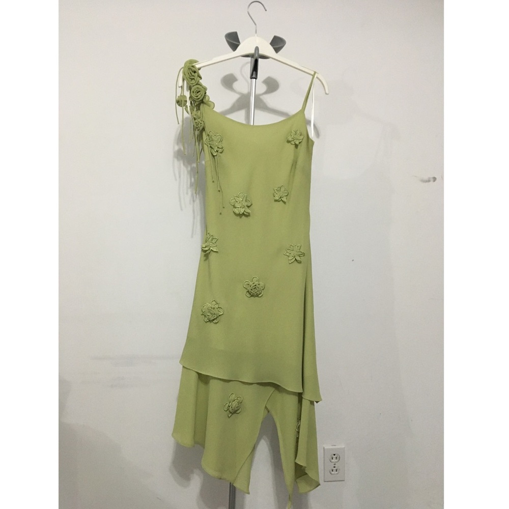 Elegant One-Shoulder Floral Appliqué Dress in Light Green